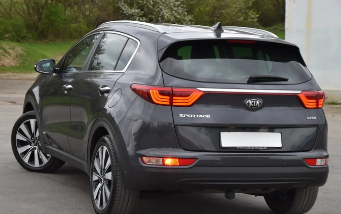 Kia Sportage cena 66900 przebieg: 200000, rok produkcji 2016 z Wojnicz małe 781